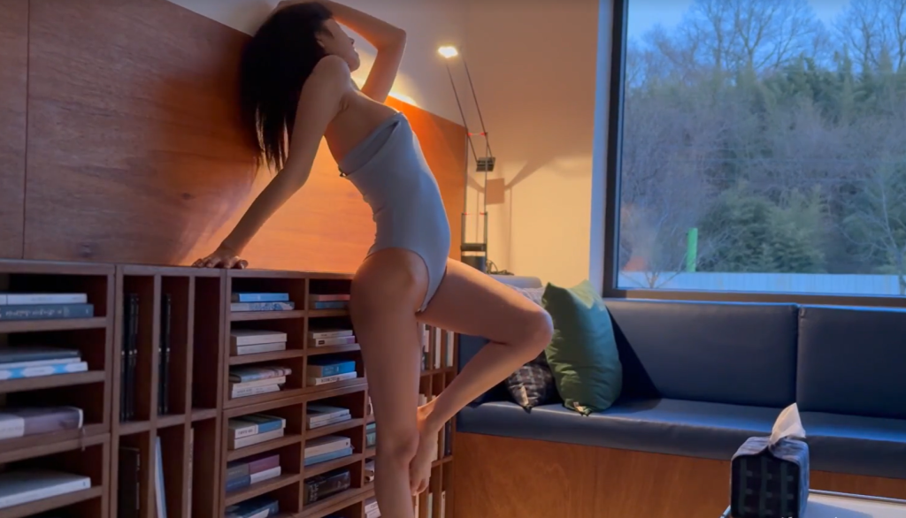 母狗自慰写真 美乳嫩胸真是极品