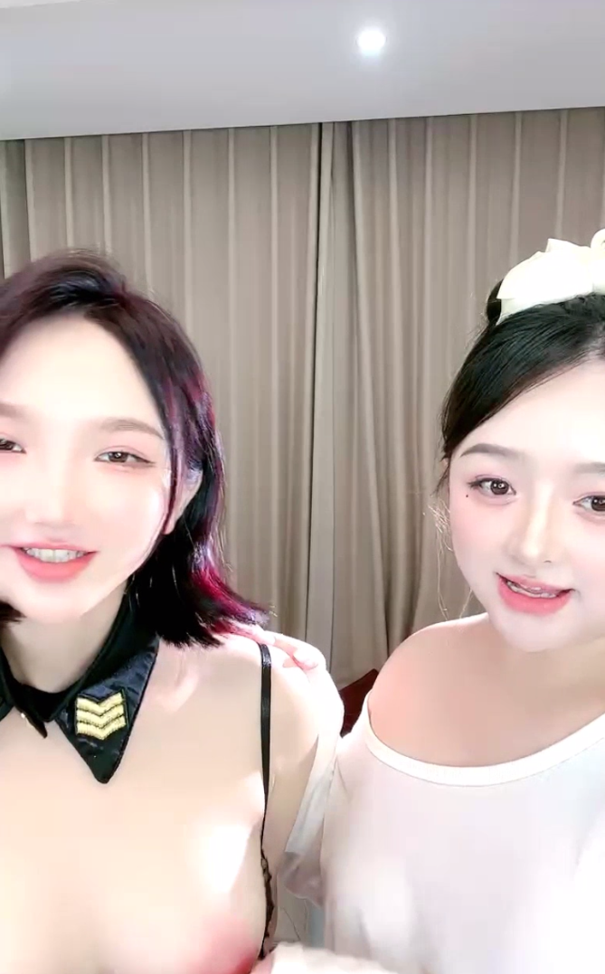 女同母狗私拍自慰 美乳白虎真是极品